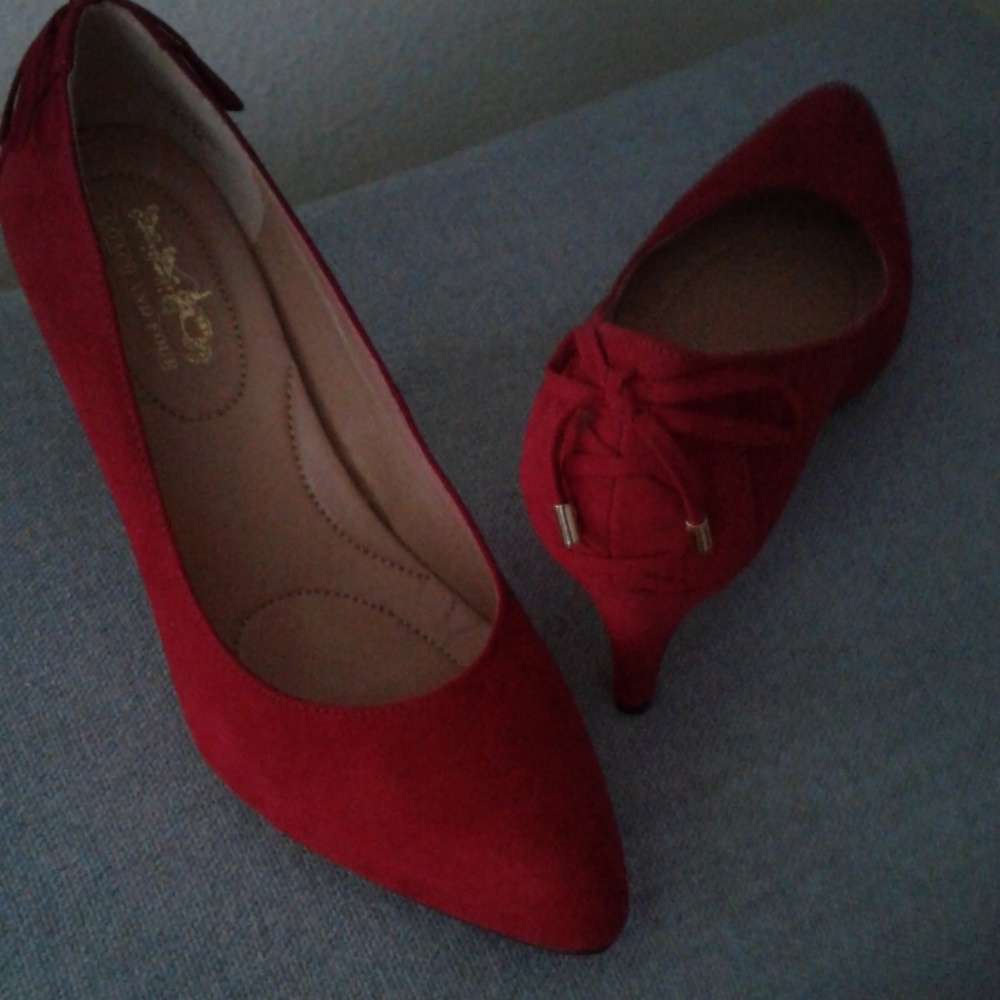 Shoes - Picture 8 of 8